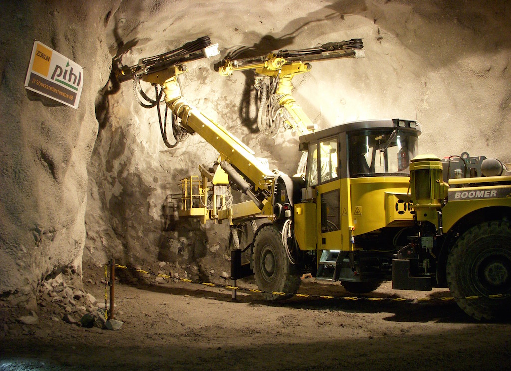 Face drilling, jumbo mining drill, underground drilling, Roxar drifter application